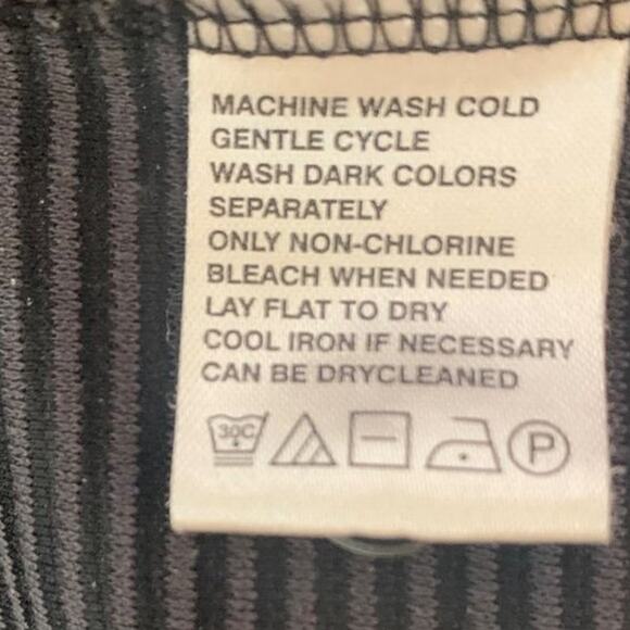 Tommy Bahama Polo Men's Size X-Large Long Sleeved Tone On Tone Collared Logo - Picture 4 of 4